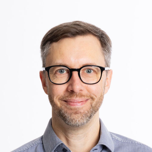 Kuvassa Vihreät -puolueen ehdokas Kari Jakobsson