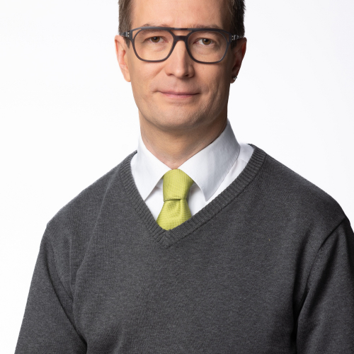 Kuvassa Vihreät -puolueen ehdokas Oras Tynkkynen