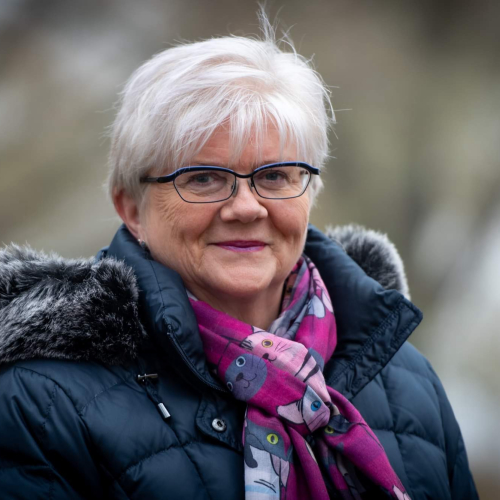Kuvassa Sdp -puolueen ehdokas Tuula Väätäinen
