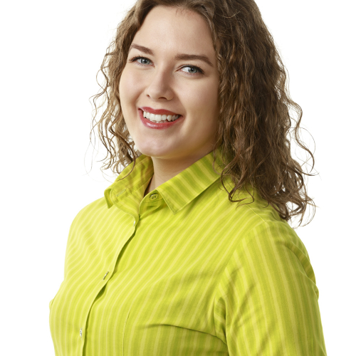 Kuvassa Keskusta -puolueen ehdokas Olga Oinas-Panuma