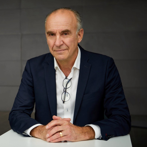 Kuvassa Kokoomus -puolueen ehdokas Markku  Eestilä