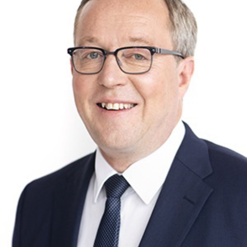 Kuvassa Keskusta -puolueen ehdokas Mika Lintilä