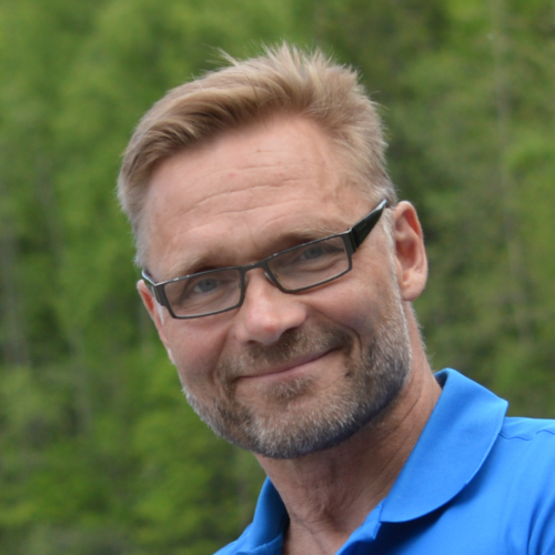 Kuvassa Perus­suomalaiset -puolueen ehdokas Tomi Immonen