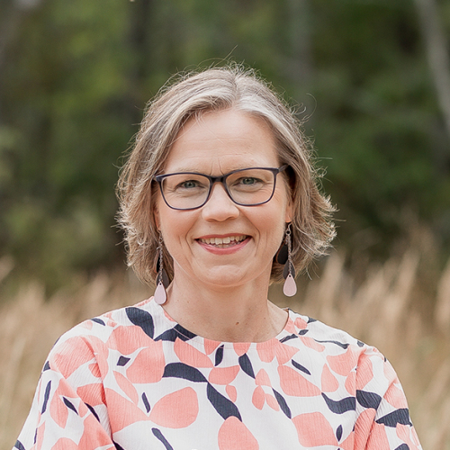 Kuvassa Vihreät -puolueen ehdokas Tiina Elo