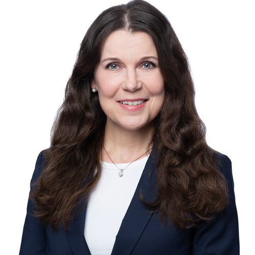 Kuvassa Perus­suomalaiset -puolueen ehdokas Arja Juvonen