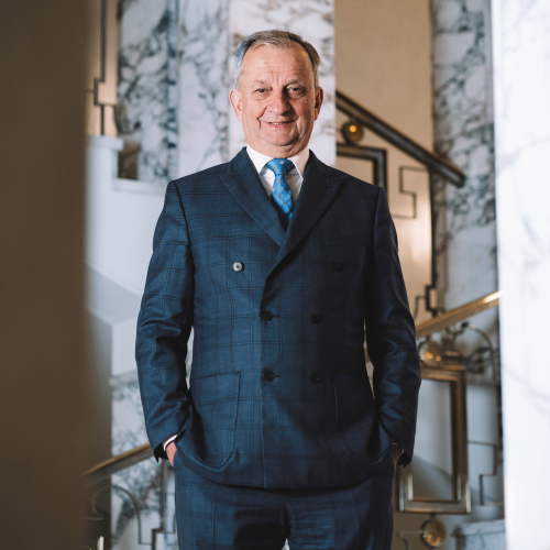 Kuvassa Liike Nyt -puolueen ehdokas Harry Harkimo