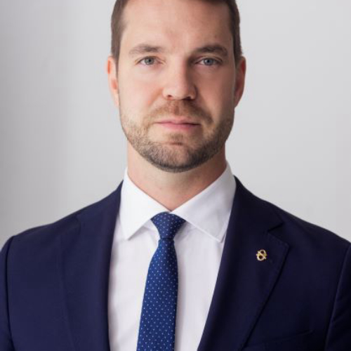 Kuvassa Keskusta -puolueen ehdokas Jouni Ovaska