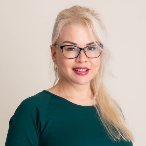 Kuvassa Keskusta -puolueen ehdokas Kati Manninen